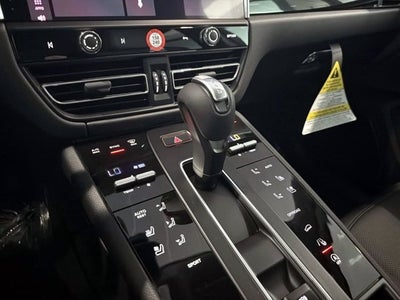 2026 Porsche Macan Base