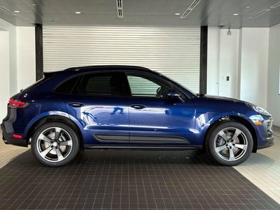 2026 Porsche Macan Base