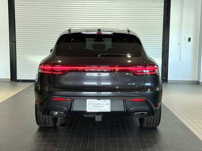2026 Porsche Macan Base