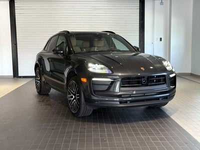 2026 Porsche Macan Base