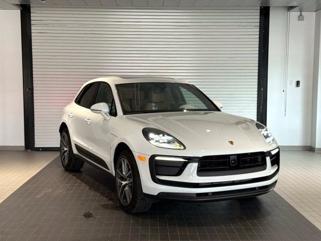 2026 Porsche Macan Base