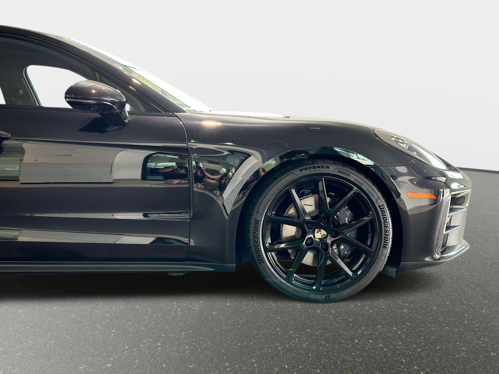 2025 Porsche Panamera 4