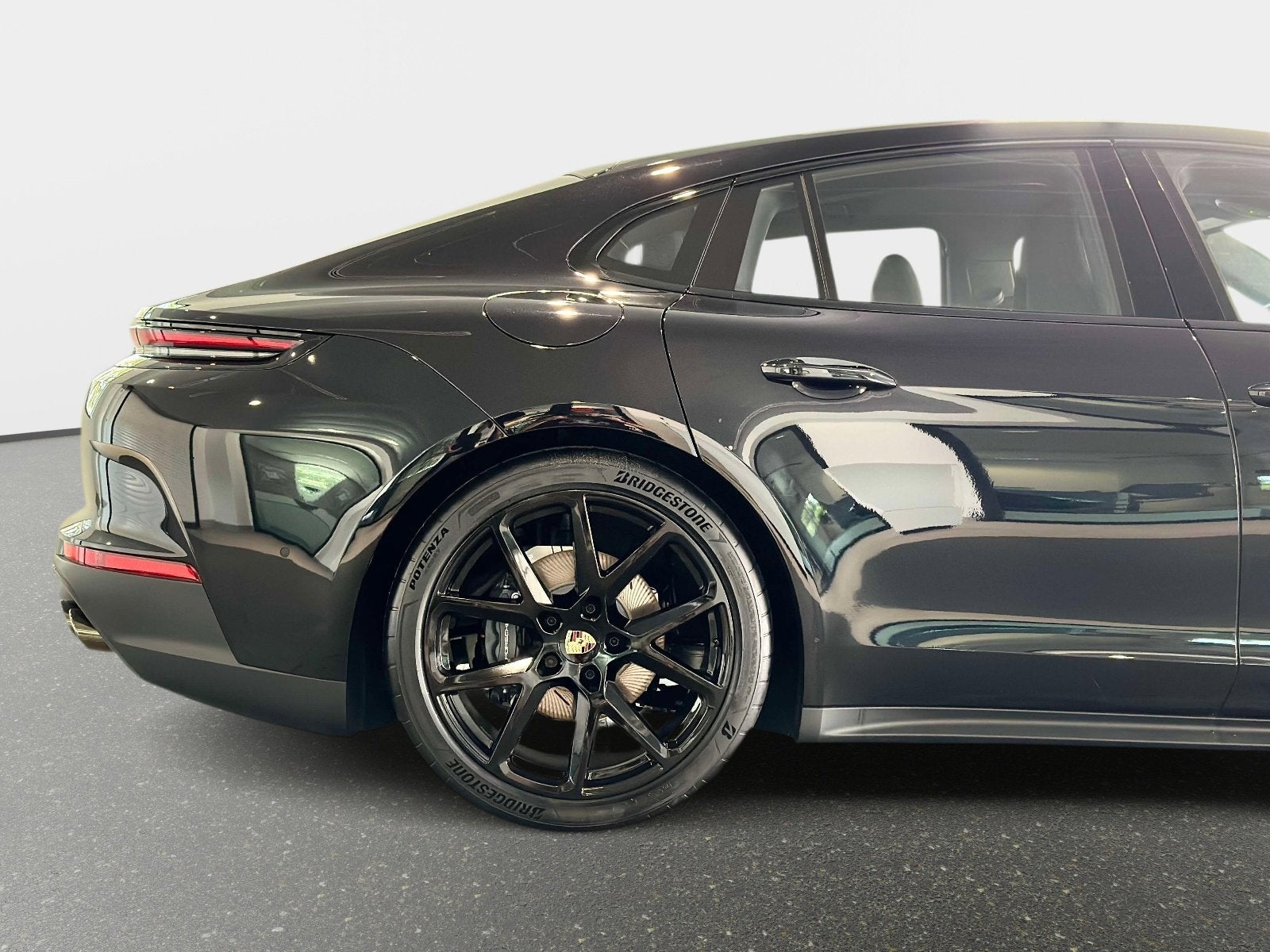 2025 Porsche Panamera 4