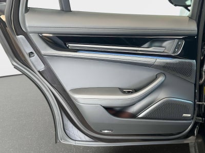 2025 Porsche Panamera 4