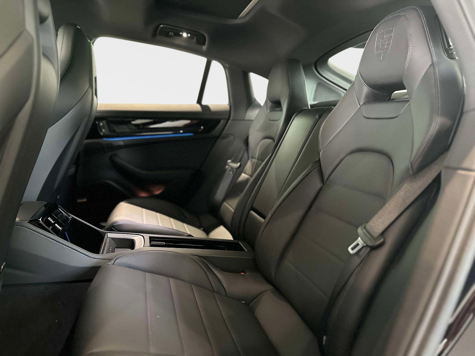 2025 Porsche Panamera 4