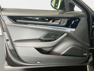 2025 Porsche Panamera 4