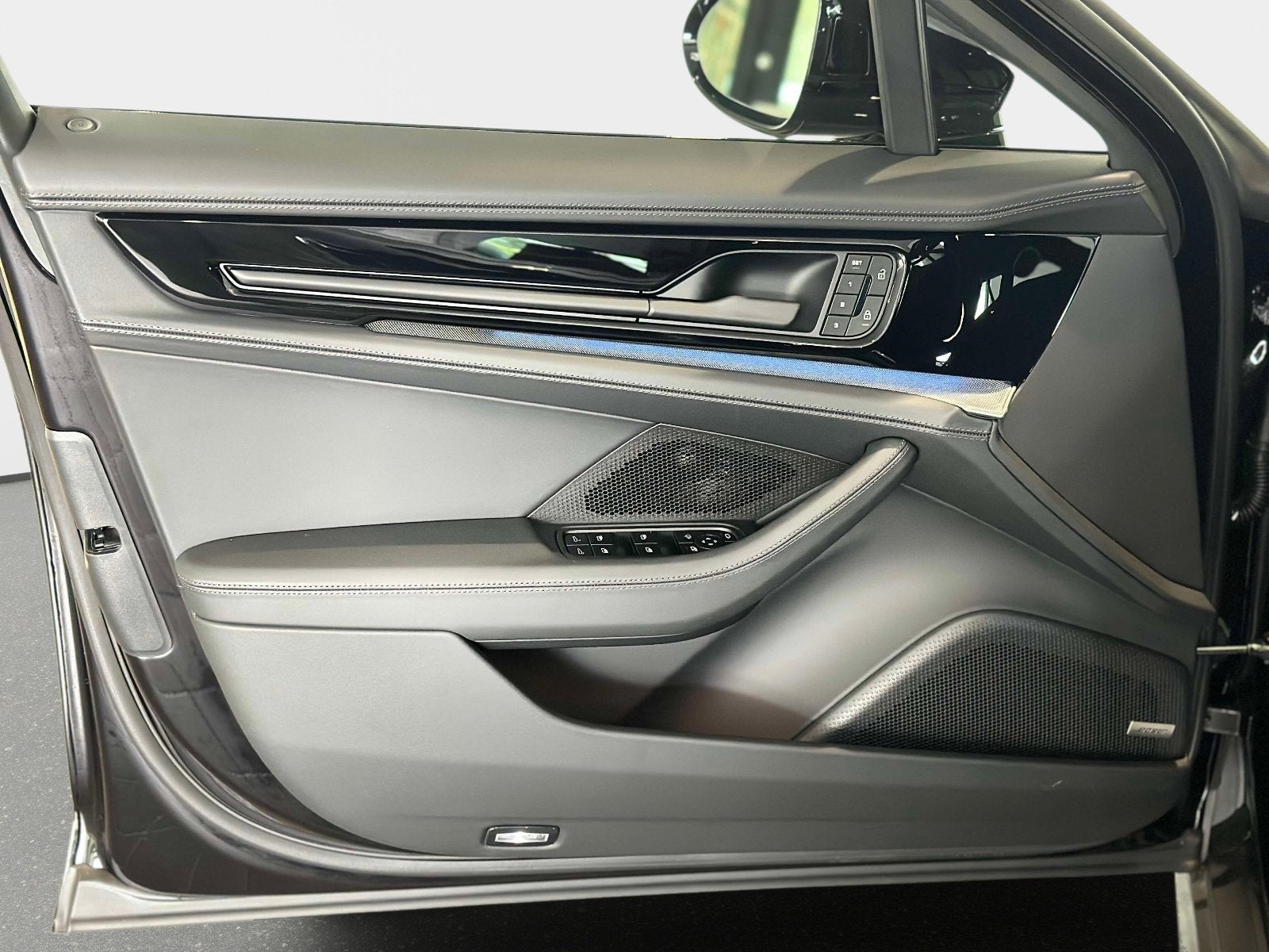 2025 Porsche Panamera 4