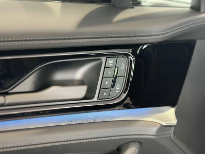 2025 Porsche Panamera 4