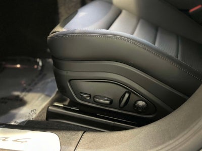 2025 Porsche Panamera 4