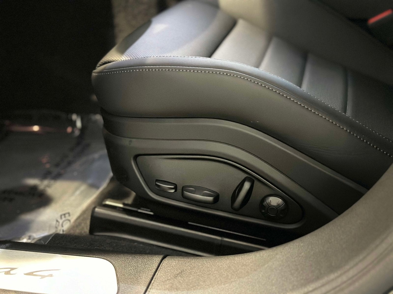 2025 Porsche Panamera 4