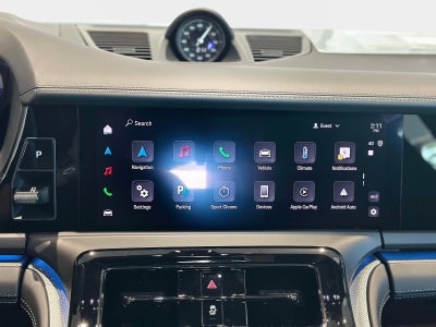 2025 Porsche Panamera 4