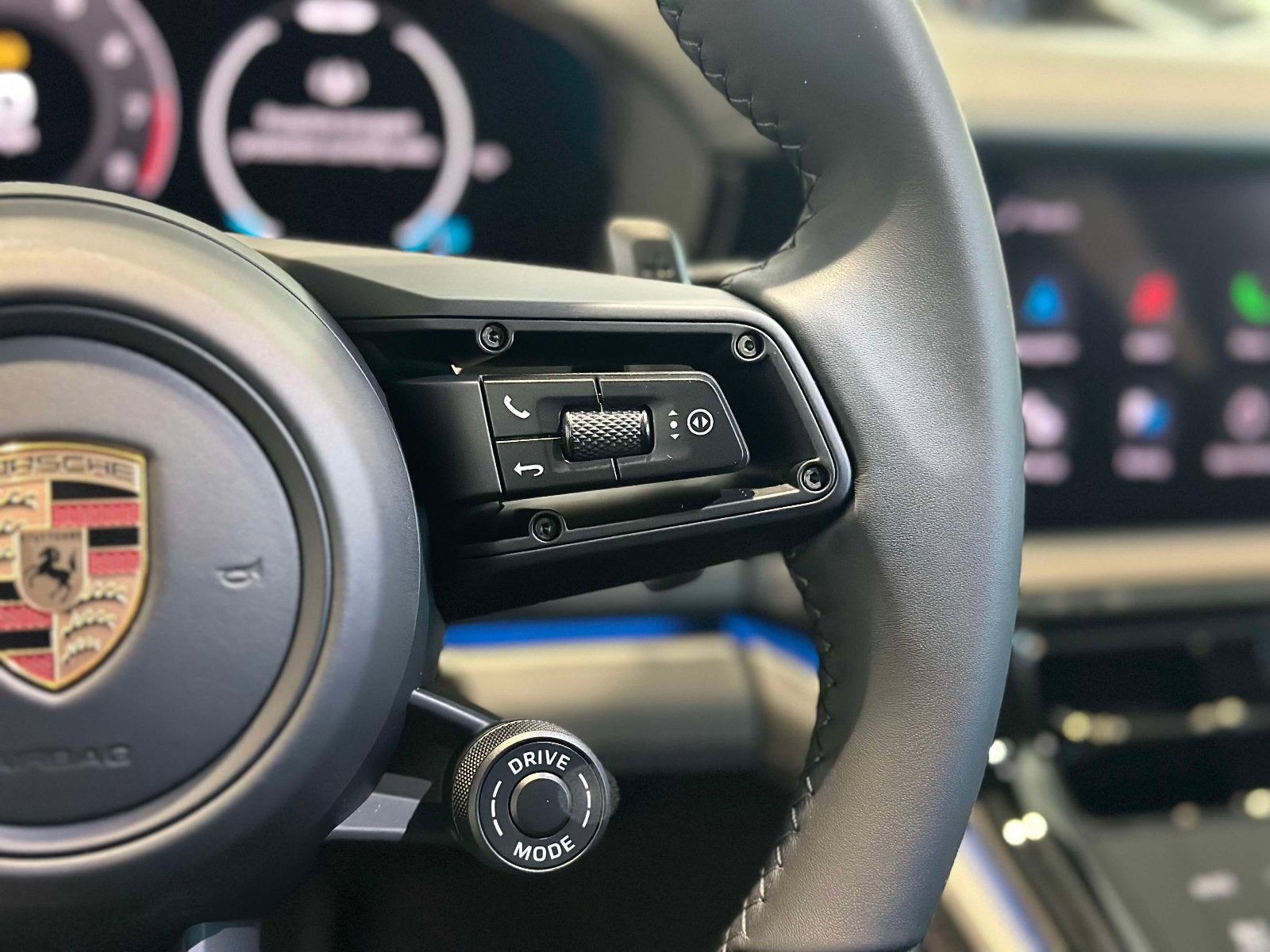 2025 Porsche Panamera 4