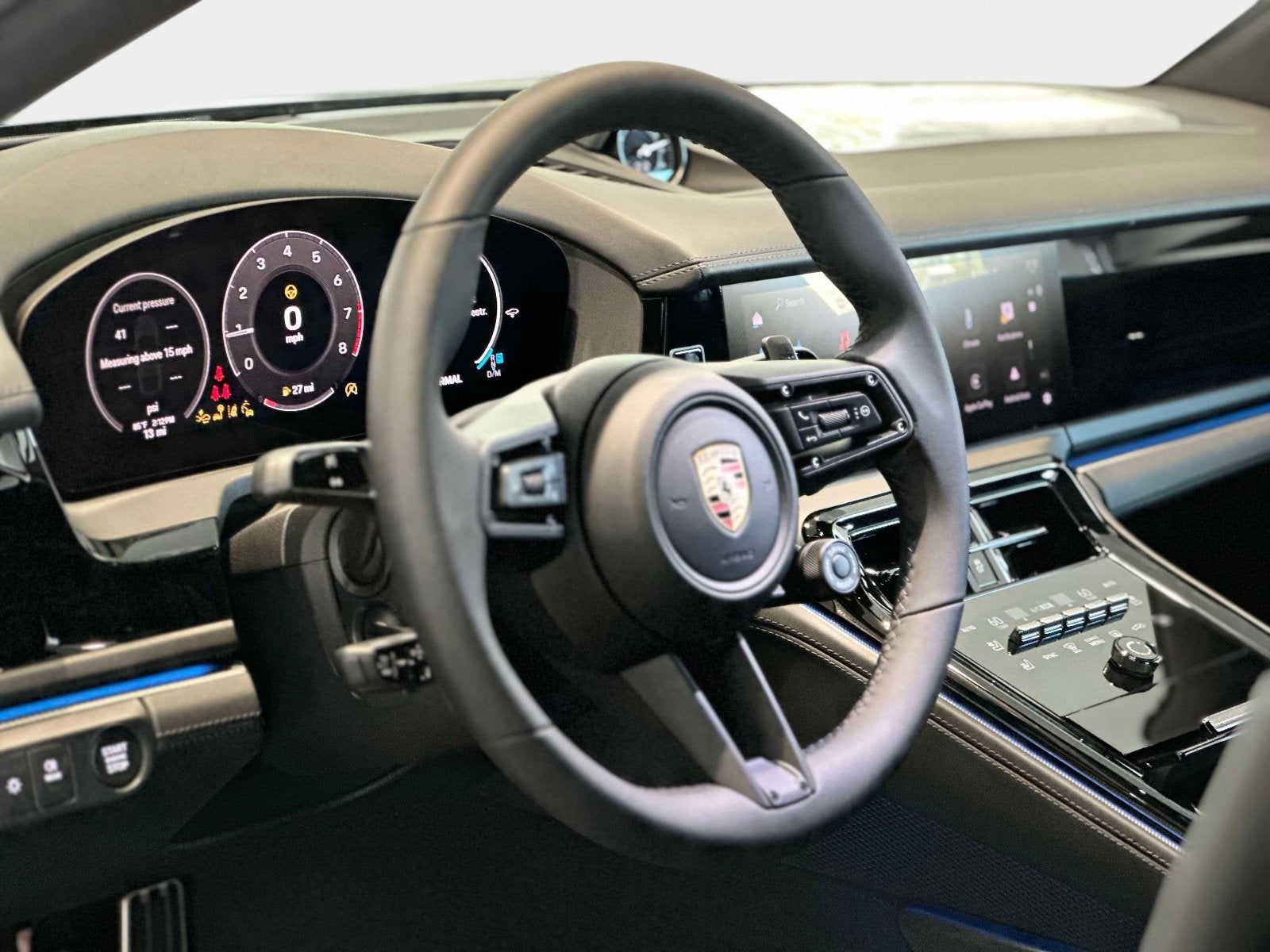 2025 Porsche Panamera 4