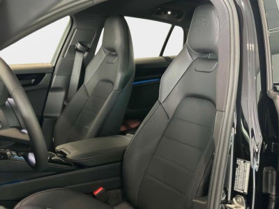 2025 Porsche Panamera 4