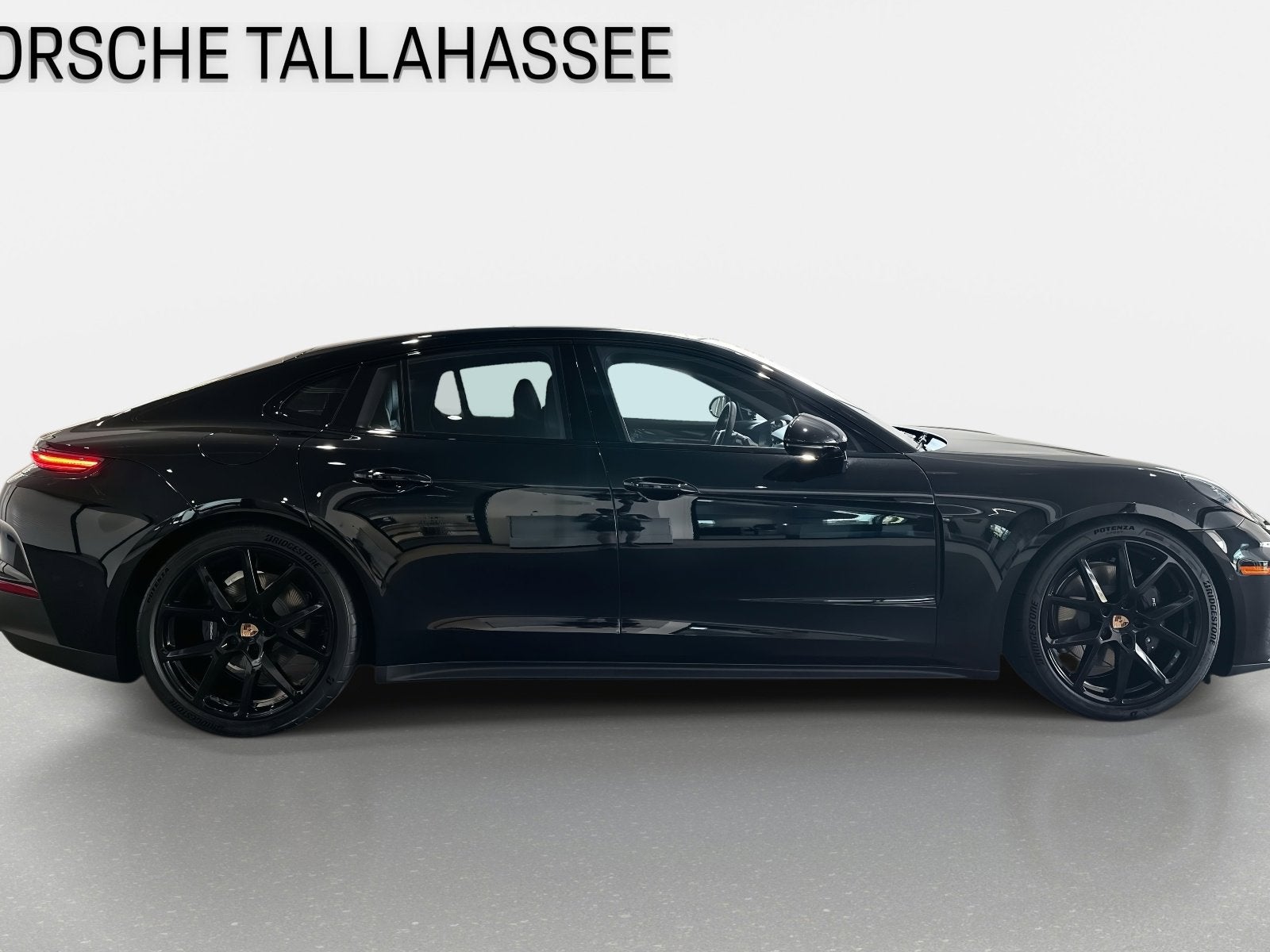 2025 Porsche Panamera 4