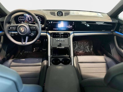 2025 Porsche Panamera 4