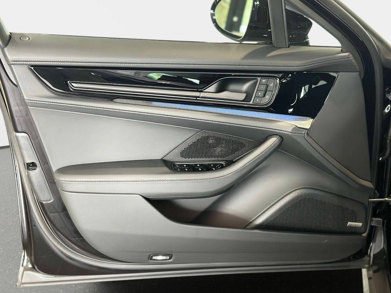 2025 Porsche Panamera 4