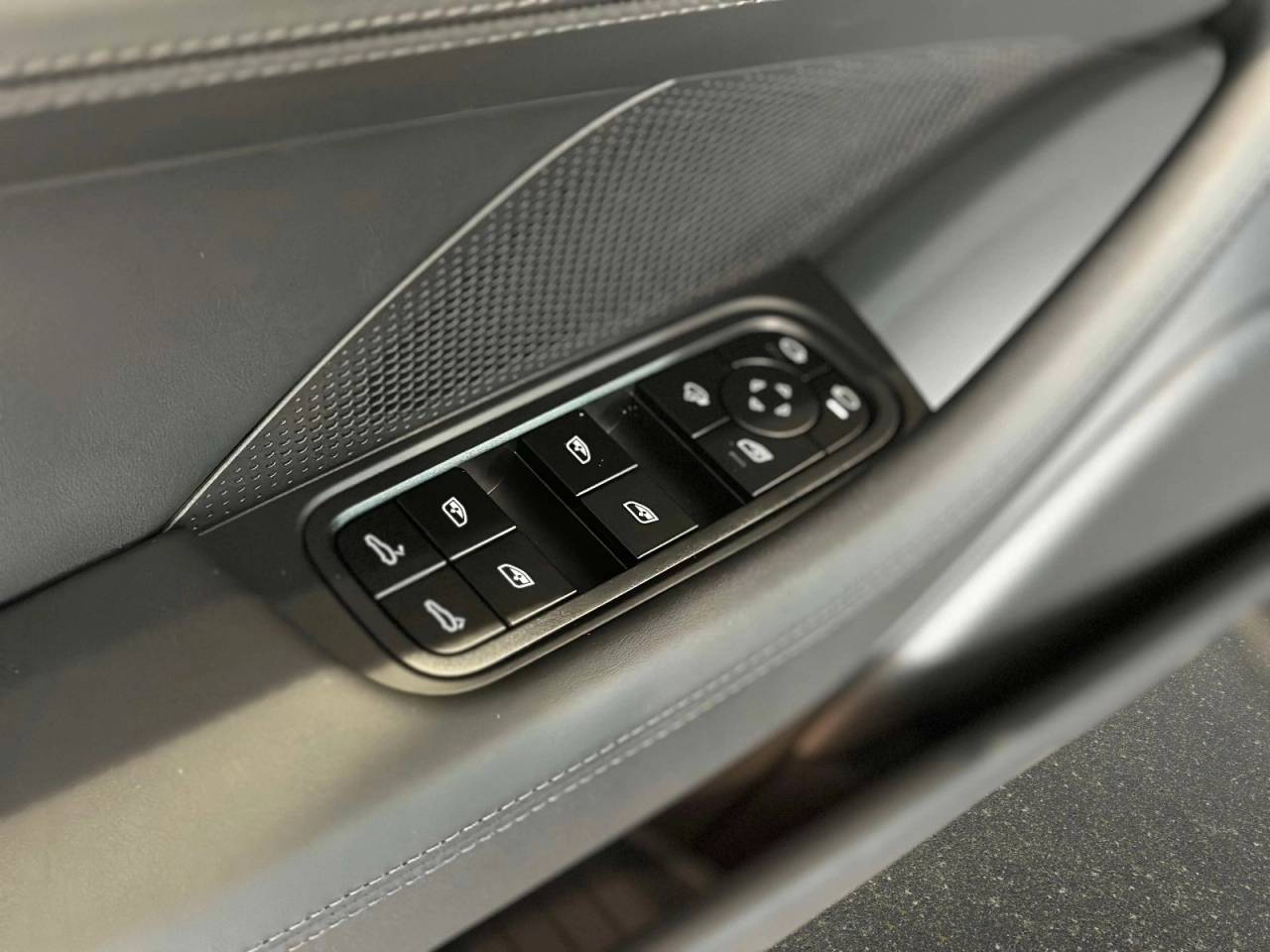 2025 Porsche Panamera 4