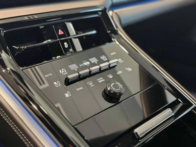 2025 Porsche Panamera 4