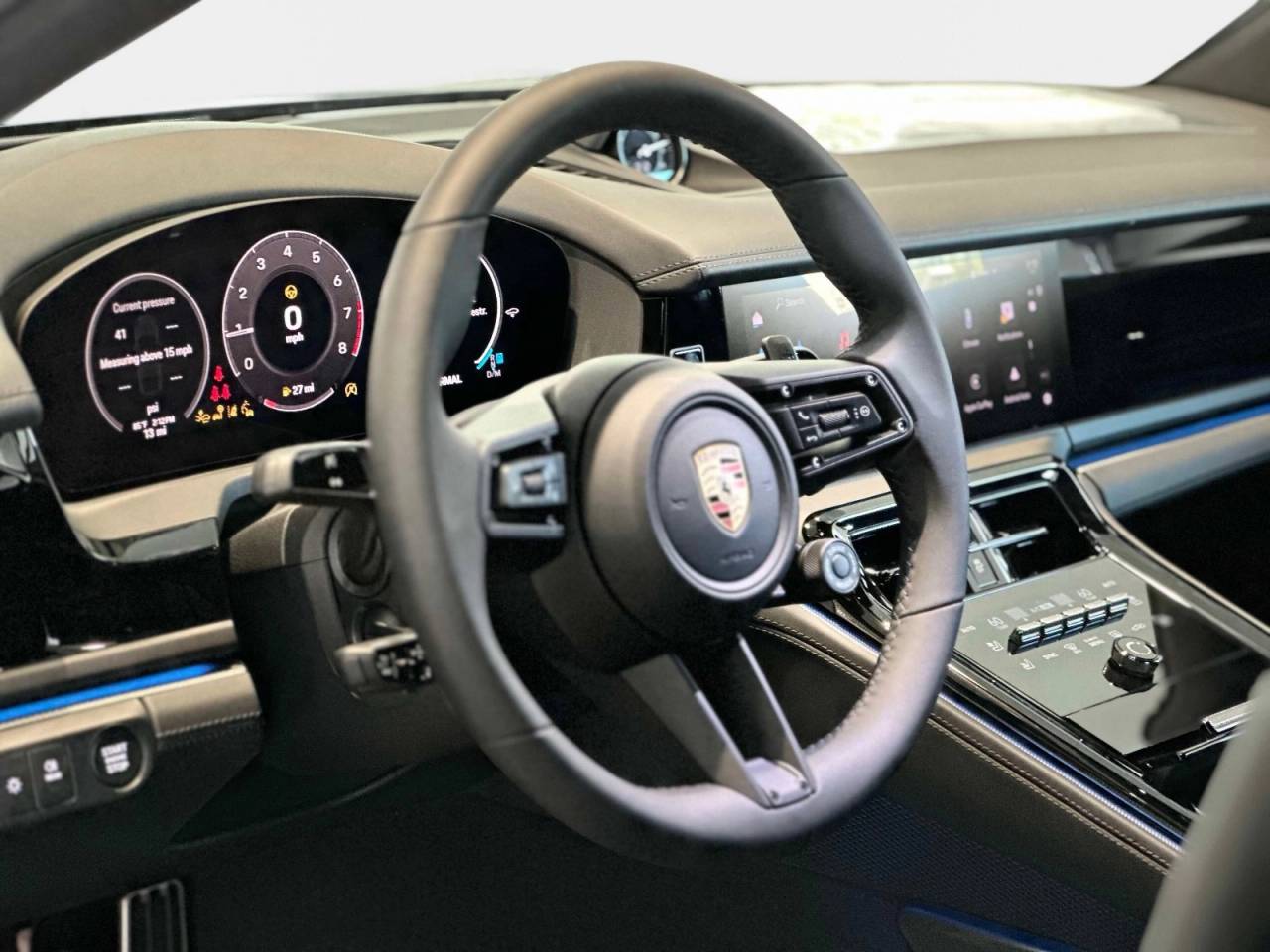 2025 Porsche Panamera 4