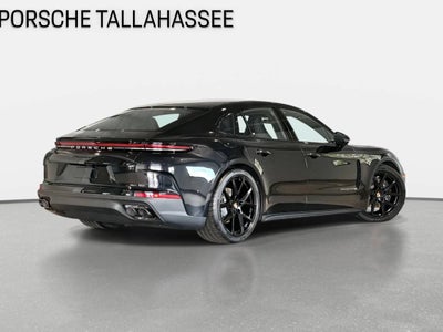 2025 Porsche Panamera 4