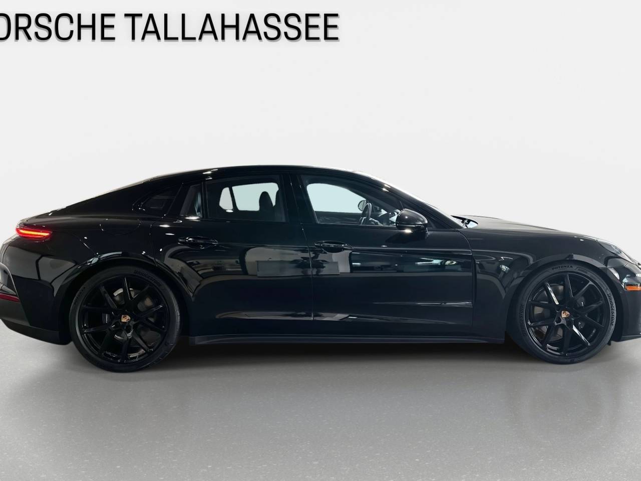 2025 Porsche Panamera 4