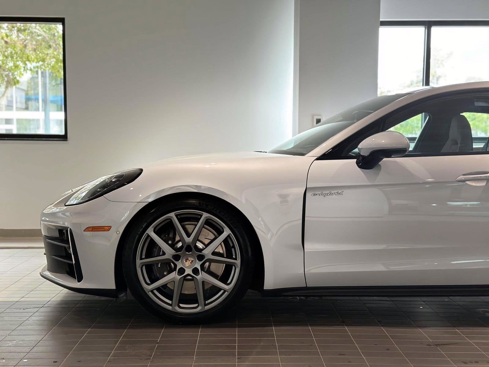 2026 Porsche Panamera 4 E-Hybrid