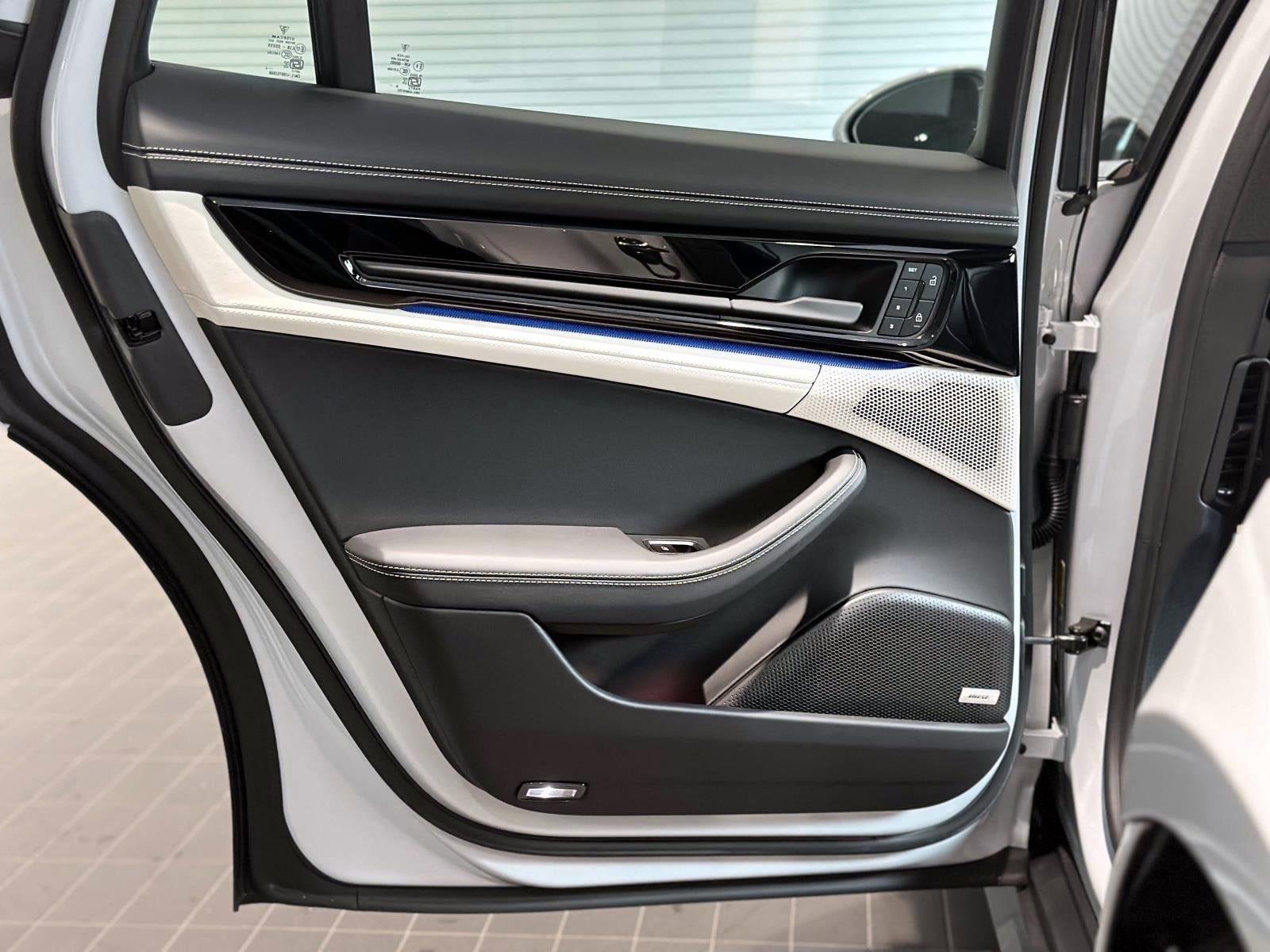 2026 Porsche Panamera 4 E-Hybrid