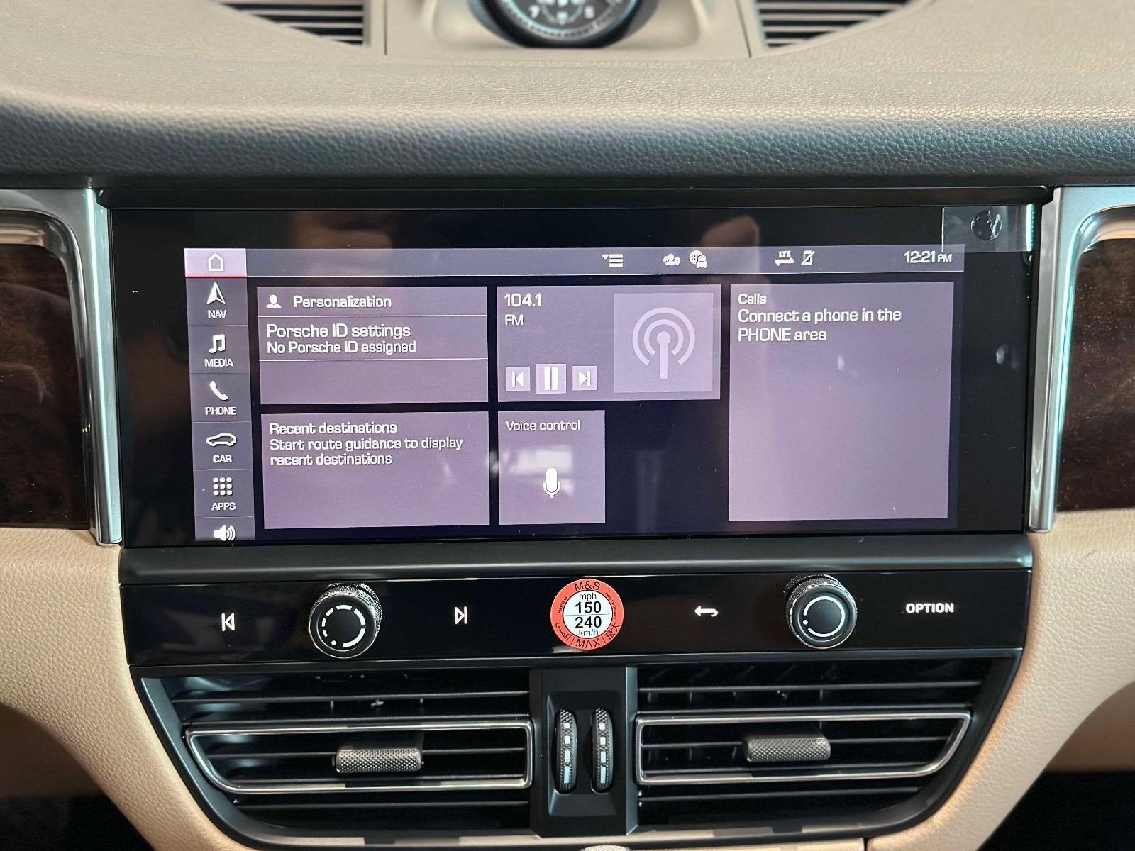 2025 Porsche Macan Base