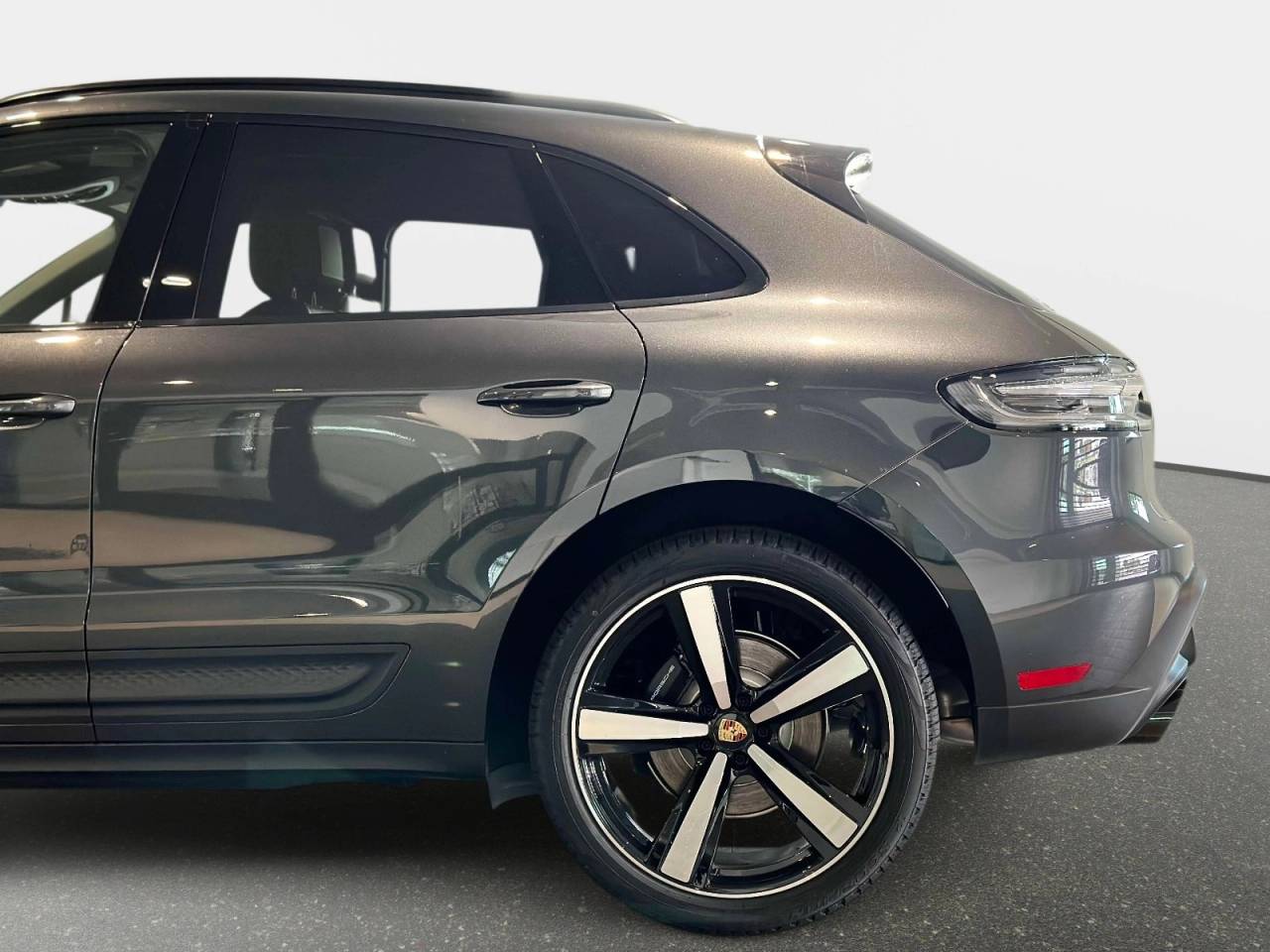 2025 Porsche Macan Base