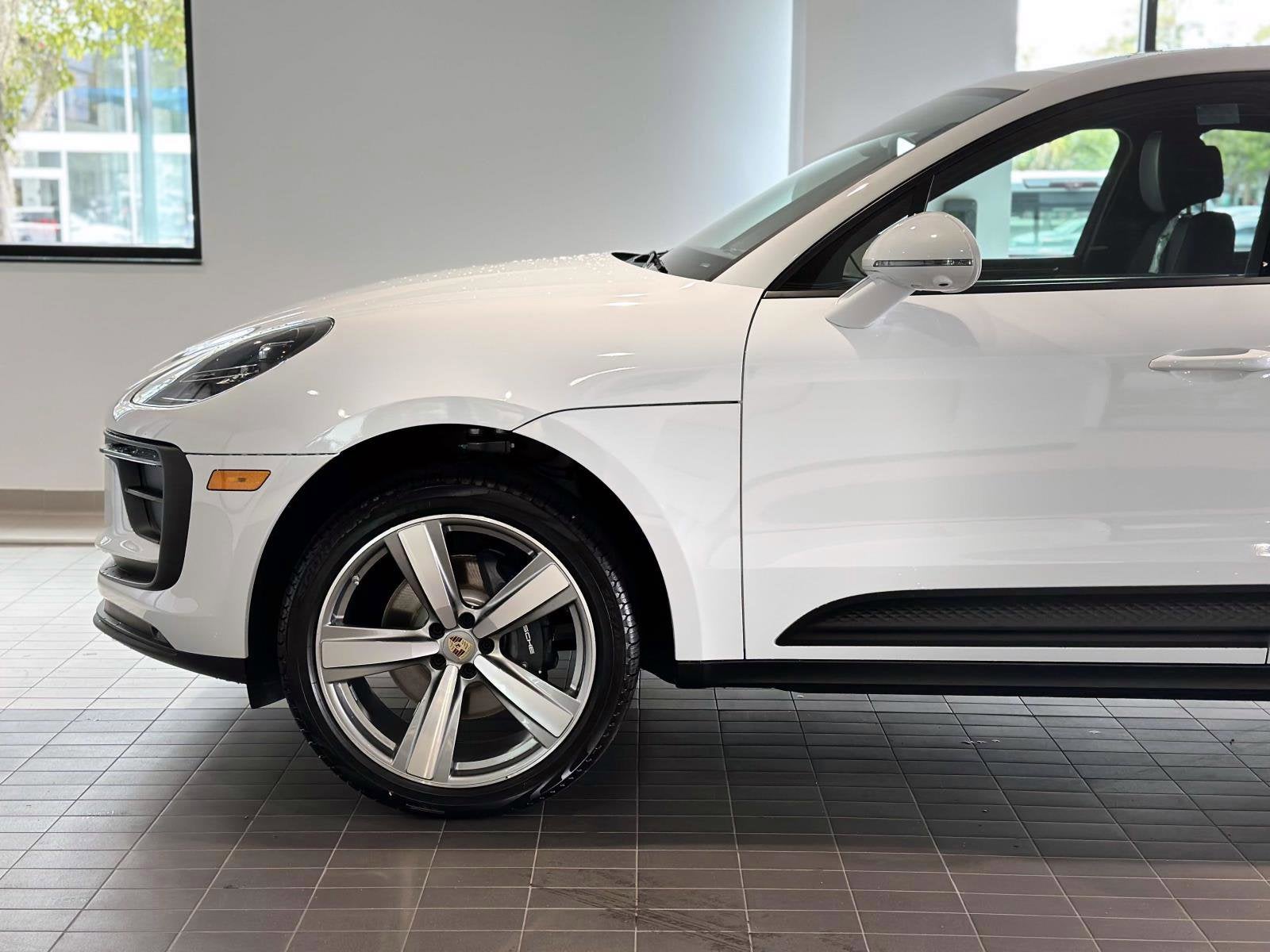 2026 Porsche Macan Base