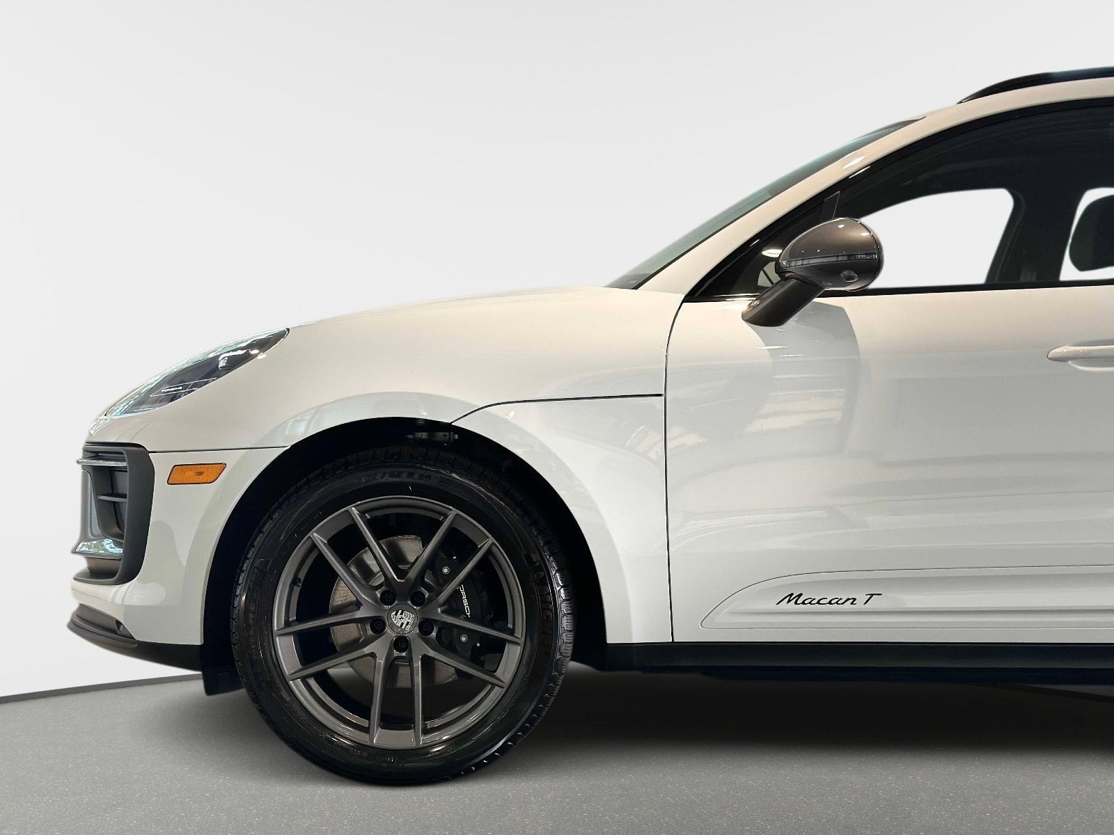 2025 Porsche Macan T