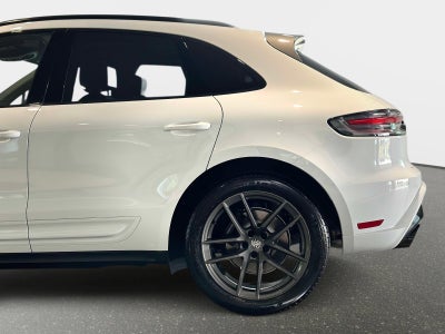 2025 Porsche Macan T