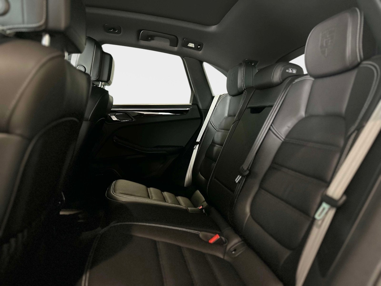 2025 Porsche Macan T