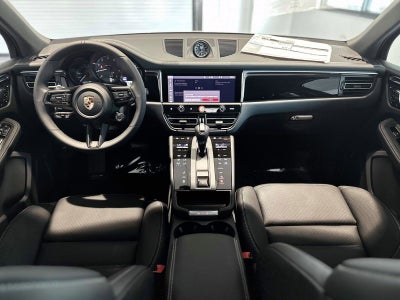2025 Porsche Macan T