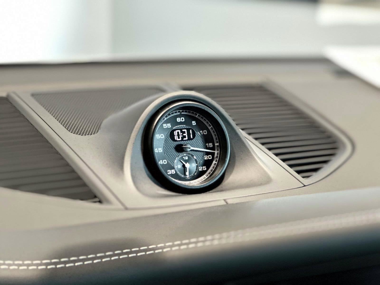 2025 Porsche Macan T