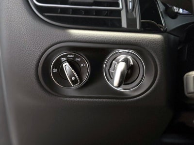 2025 Porsche Macan T