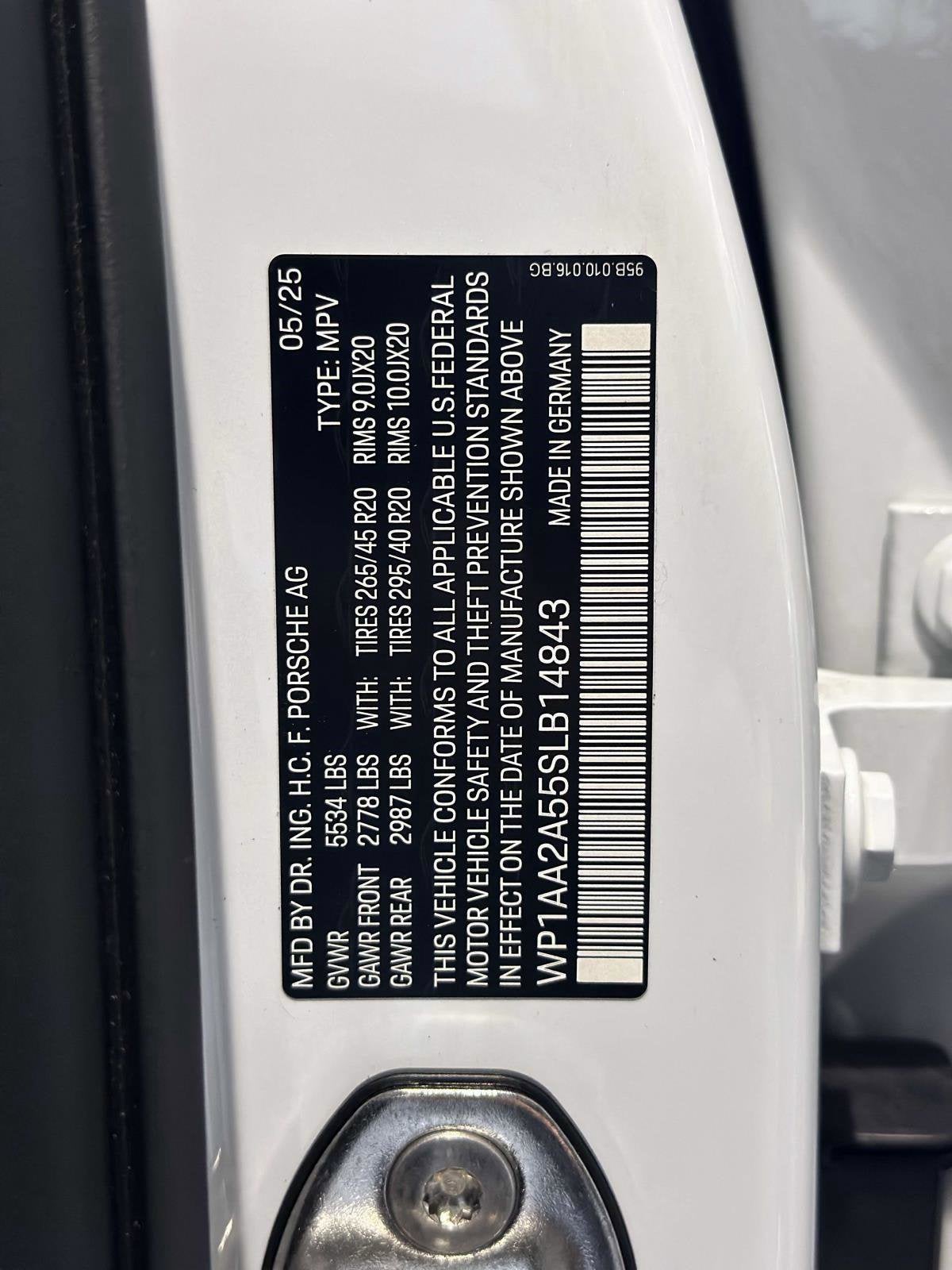 2025 Porsche Macan T