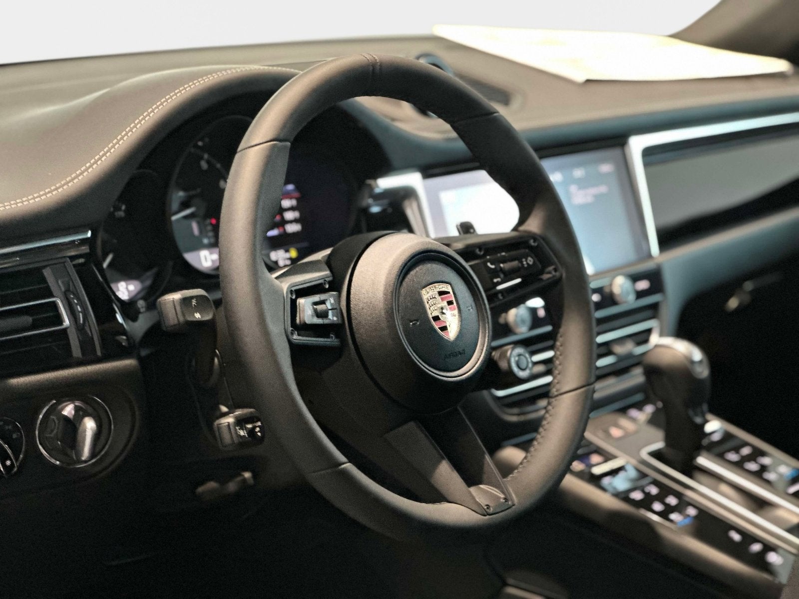 2025 Porsche Macan T