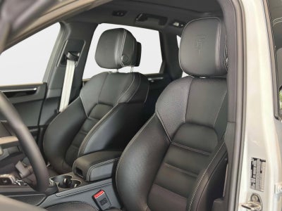 2025 Porsche Macan T