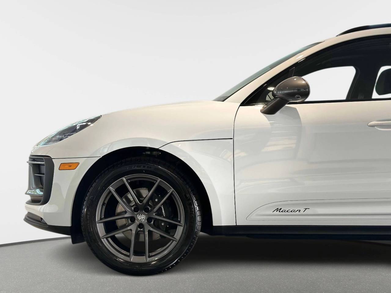 2025 Porsche Macan T