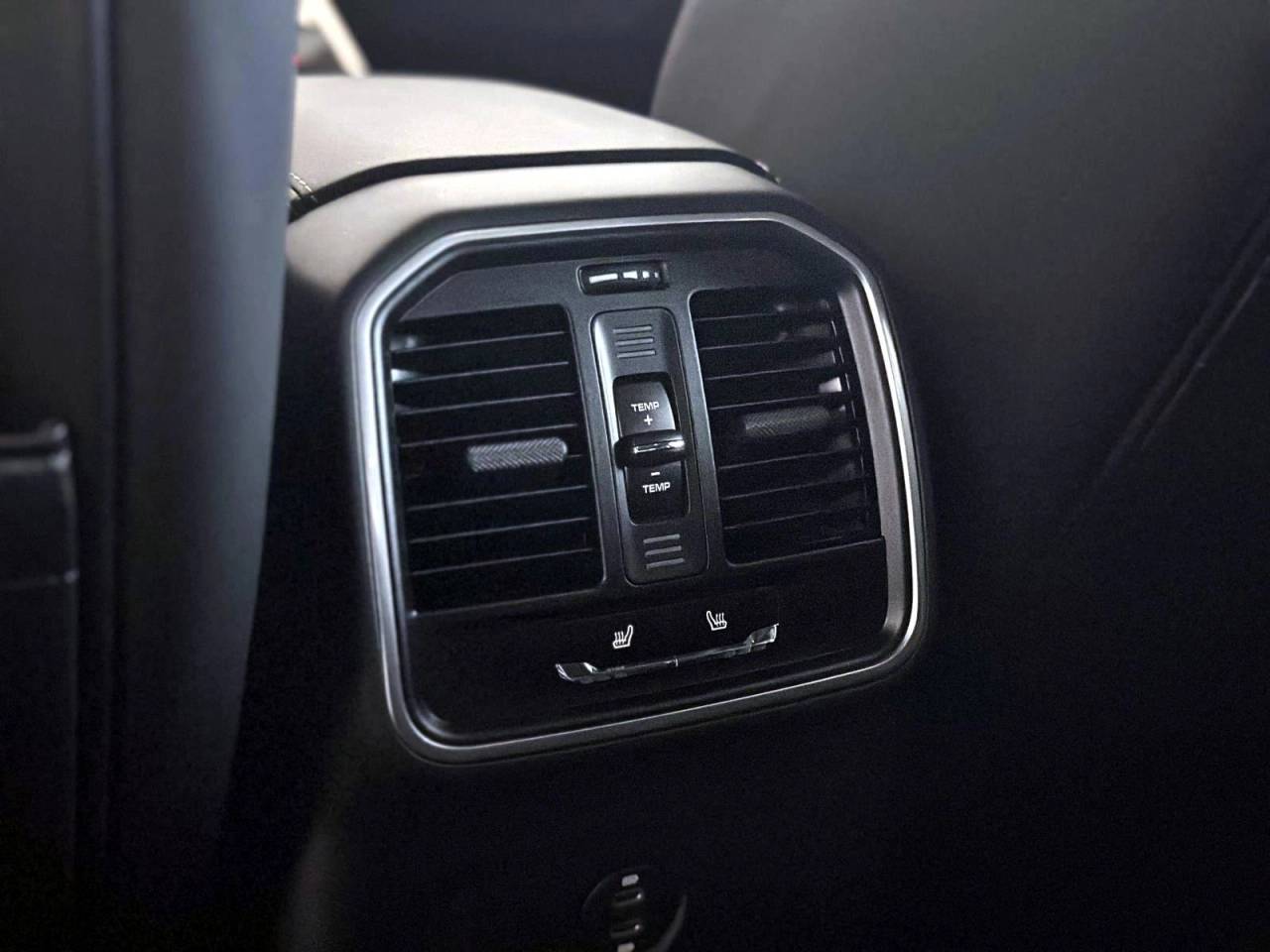 2025 Porsche Macan T