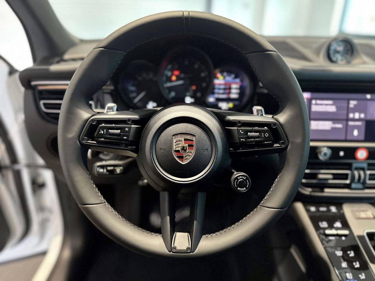 2025 Porsche Macan T