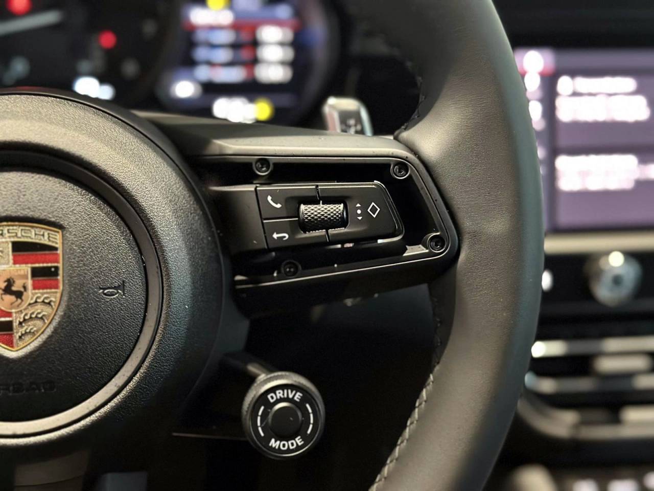 2025 Porsche Macan T