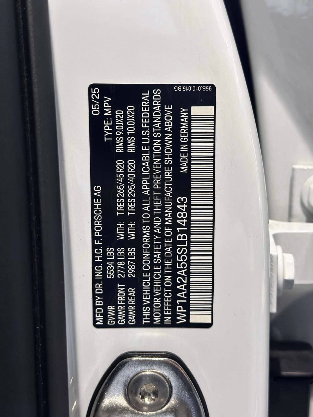 2025 Porsche Macan T