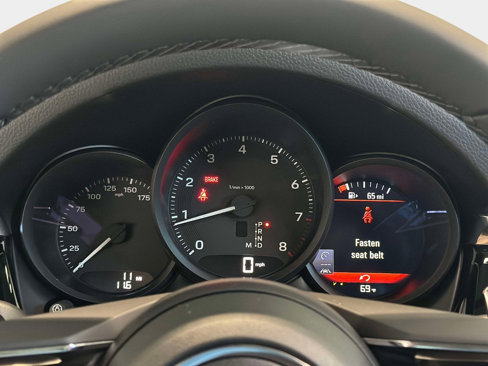 2026 Porsche Macan Base