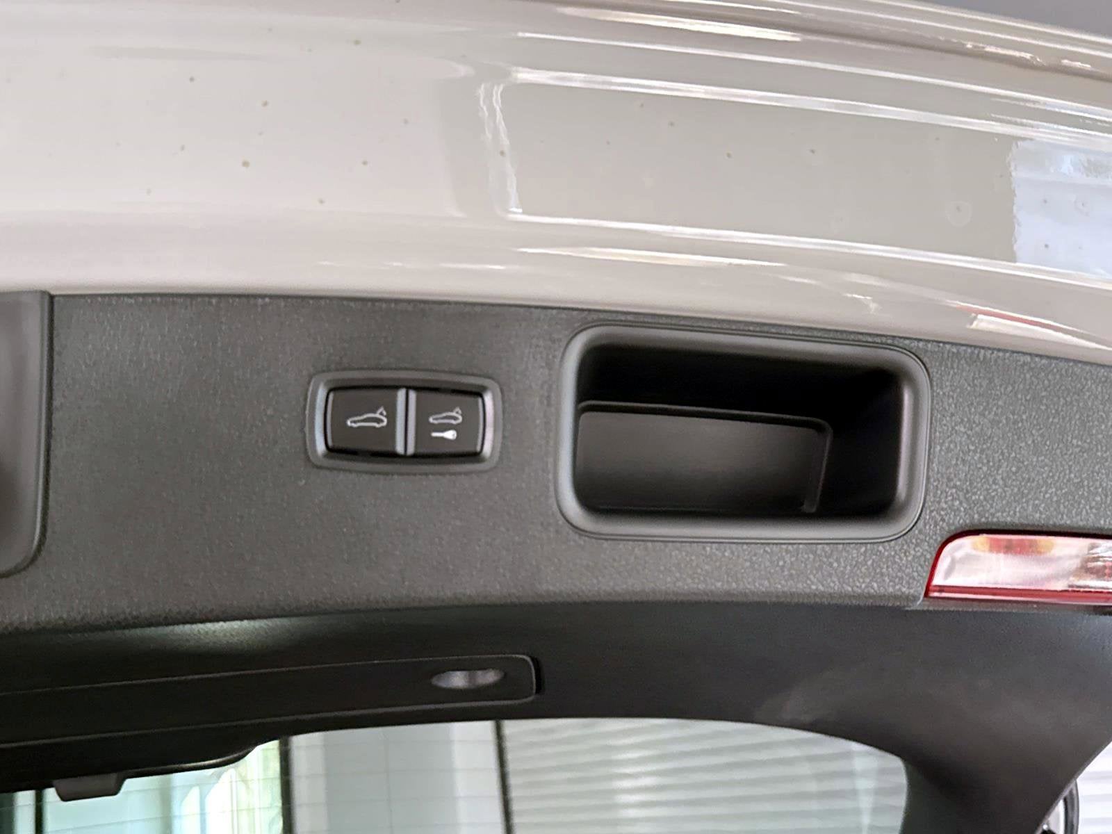 2026 Porsche Macan T