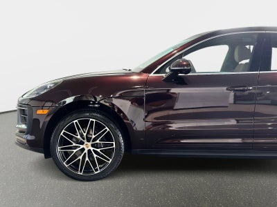 2025 Porsche Macan Base