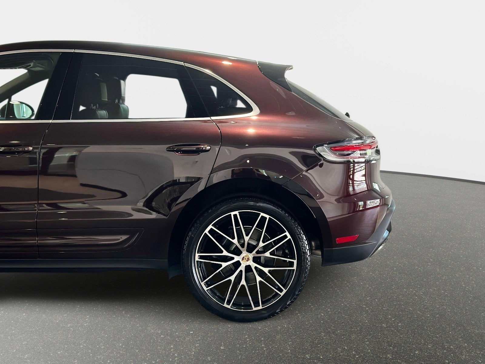 2025 Porsche Macan Base