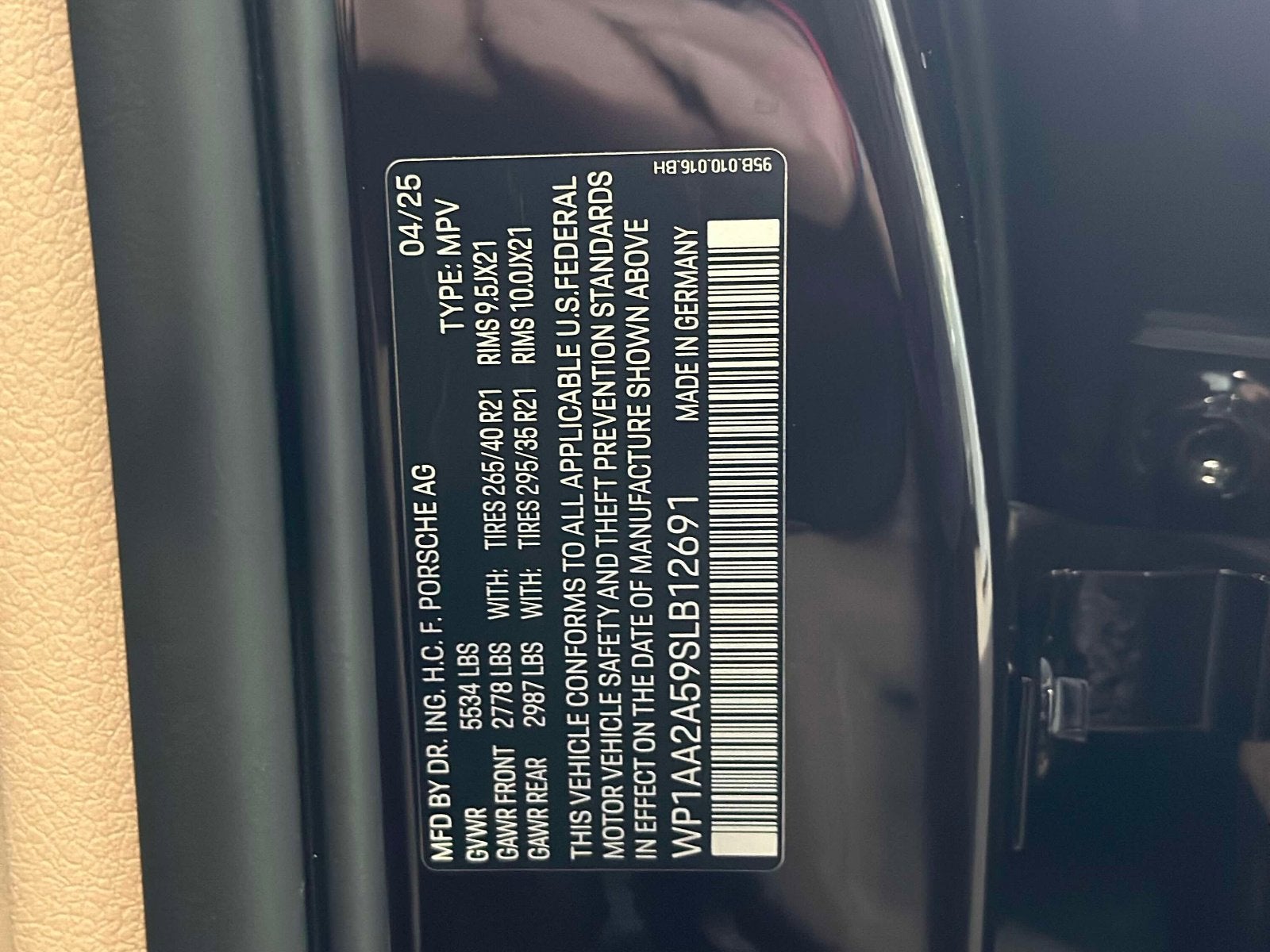 2025 Porsche Macan Base